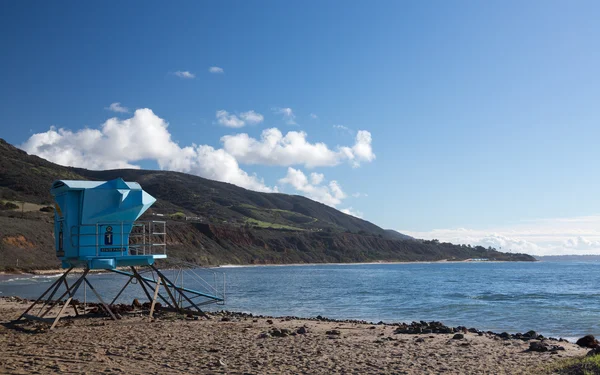 California lifeguard post on sandy beach — Stock Photo, Image