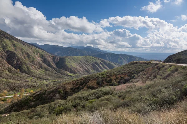 Pohled na san Bernardino okraji silnice světa — Stock fotografie