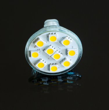 LED ampul yukarıdan yaktı