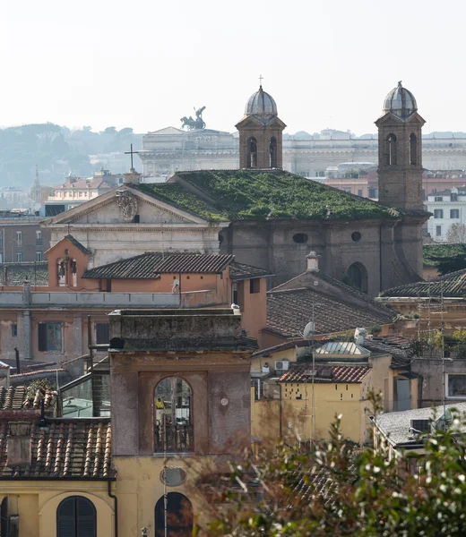 Skyline van rome naar altaar van het vaderland — Stockfoto