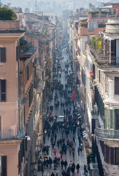 Compradores multitud Via Condotti en Roma —  Fotos de Stock