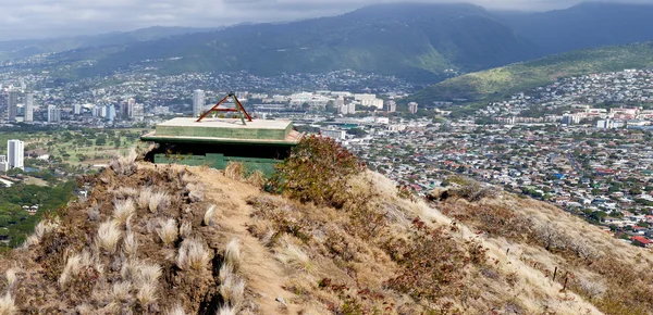 Panorama mountains behind Waikiki — Stock Photo, Image