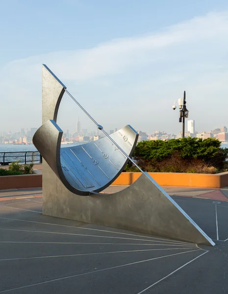 Equatorial Sundial at Jersey City Exchange Place — Stock Photo, Image