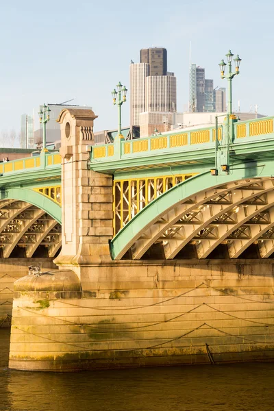 Underneath Southwark Bridge in London — Stock Photo, Image