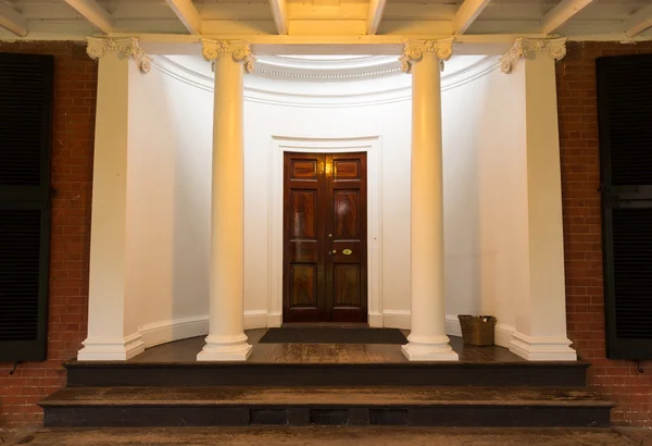 Mahogany doorway and entrance hall UVA — Stock Photo, Image