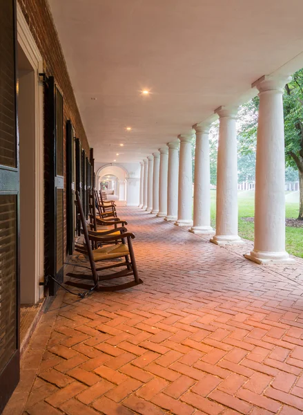 Studentenhuizen en wandelpad uva — Stockfoto