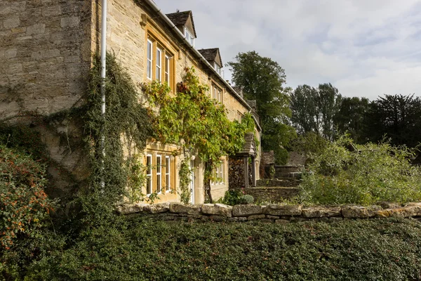 Old houses in Cotswold district of England — Stock Photo, Image