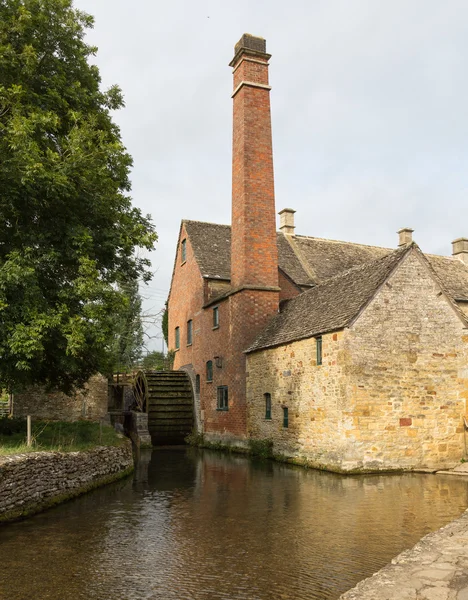 Old Mill em Cotswold distrito de Inglaterra — Fotografia de Stock