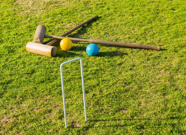 在英语的草坪上设置的槌球 — 图库照片