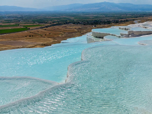 Hot springs and cascades at Pamukkale in Turkey — Stock Photo, Image