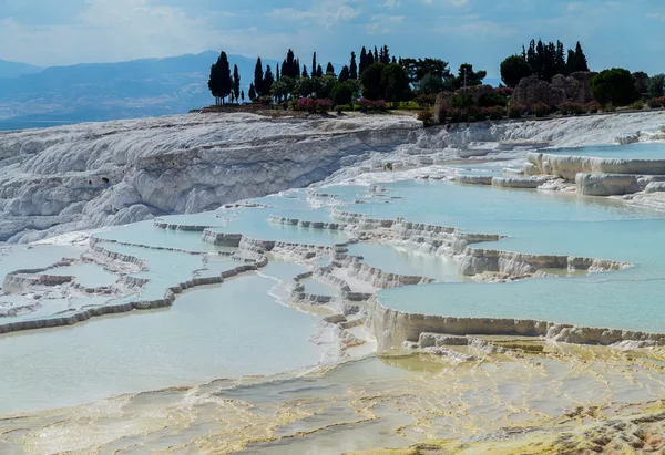 Hot springs and cascades at Pamukkale in Turkey — Stock Photo, Image