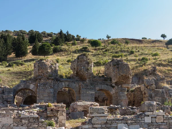 Oude ruïnes van de oude Griekse stad Efeze — Stockfoto