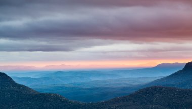 echo point blue mountains Avustralya dan gündoğumu