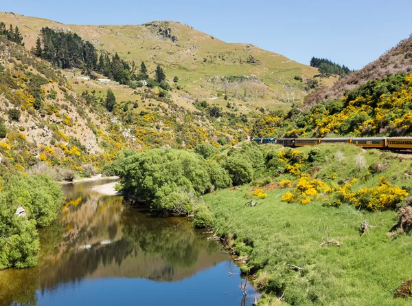 Eisenbahnstrecke bis zur Taieri-Schlucht Neuseeland — Stockfoto