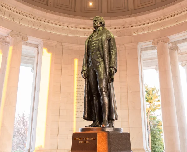 雕像的托马斯 · 杰斐逊华盛顿特区 — 图库照片