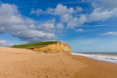 İngiltere 'de West Bay Dorset' te Jurassic Cliffs
