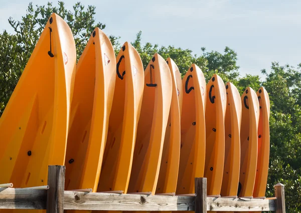 Prows or front of many plastic kayaks or canoes — Stock Photo, Image