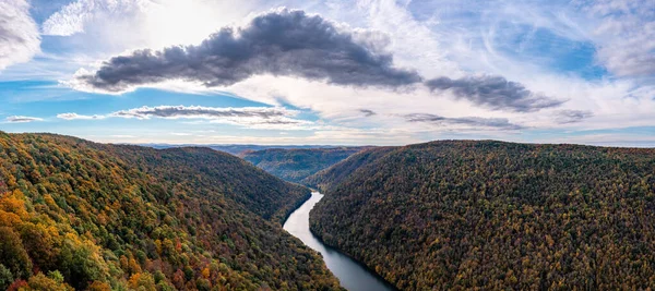 Coopers Rock State Park utsikt över Cheat River i West Virginia med höstfärger — Stockfoto