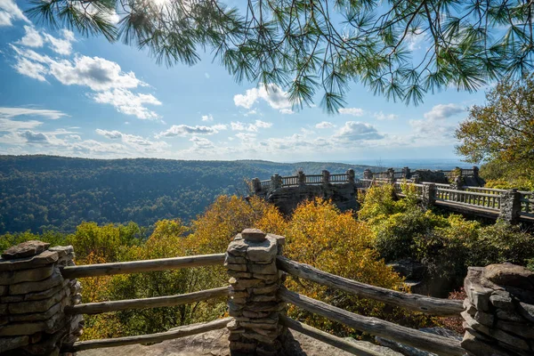 クーパーロック州立公園は、秋の色でウェストバージニア州のチート川を見下ろす — ストック写真