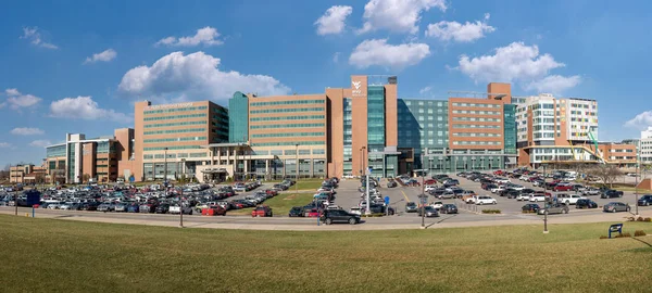 JW Ruby Memorial Hospital i Morgantown West Virginia — Stockfoto
