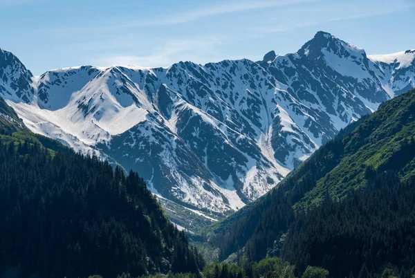 Pico Coberto Neve Montanha Com Vista Para Porto Seward Alasca — Fotografia de Stock