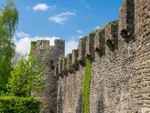 威尔士北部具有历史意义的Conwy城堡周围有传统的厕所或石墙中的厕所 — 图库照片