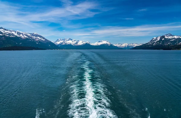 Wake Cruise Ship Sailing Prince William Sound Away Valdez Alaska — Stockfoto