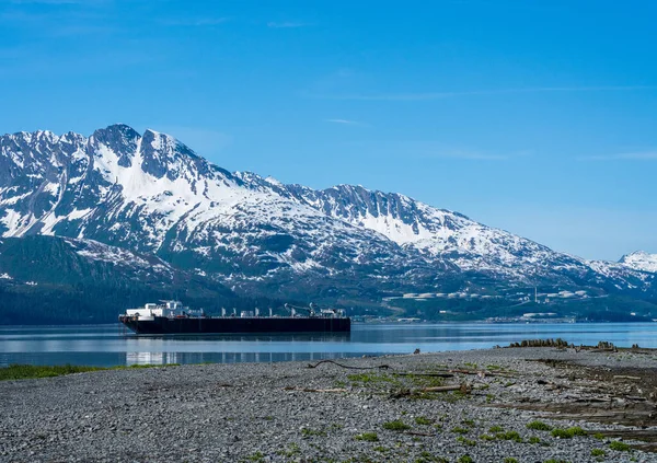 Valdez Ιουνίου 2022 Φυσικό Αέριο Πετρελαιοφόρο Από Την Παλιά Πόλη — Φωτογραφία Αρχείου