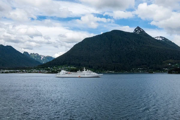 Sitka Junho 2022 Navio Cruzeiro Windstar Star Breeze Ancorado Baía — Fotografia de Stock