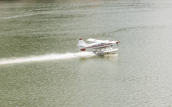 Juneau June 2022 Wings Air Seaplane Taking Harbor Juneau — ストック写真