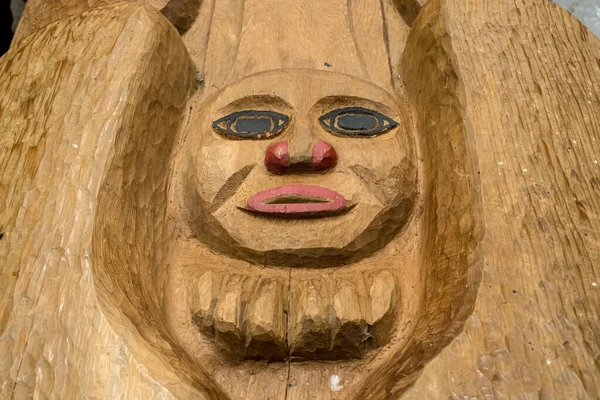 Ketchikan June 2022 New Carving Face Totem Pole Potlatch Park — 图库照片