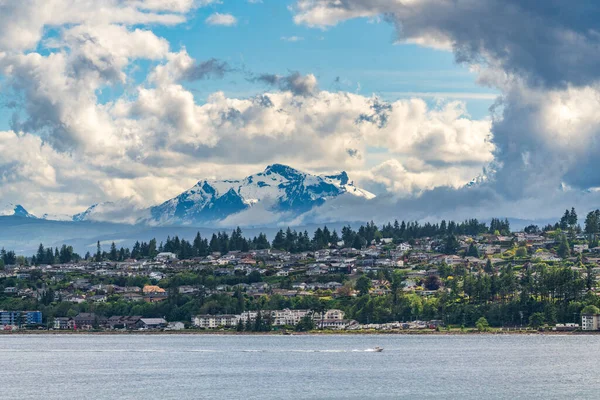 City Campbell River Golden Hinde Mountains Taken Discovery Passage Cruise — 图库照片