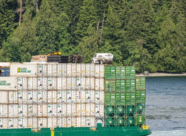 Campbell River June 2022 Containers Stacked Alaska Marine Lines Barge — Stok fotoğraf