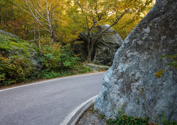 Courbe Étroite Entre Les Rochers Smugglers Notch Automne — Photo