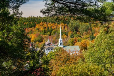 Vermont 'taki Sunset Kayası olarak bilinen tepeden Stowe' un görüntüsü