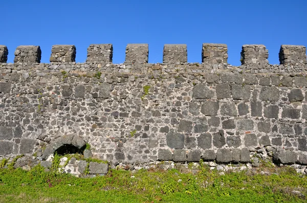 Seção da muralha da fortaleza da Fortaleza de Gonio — Fotografia de Stock