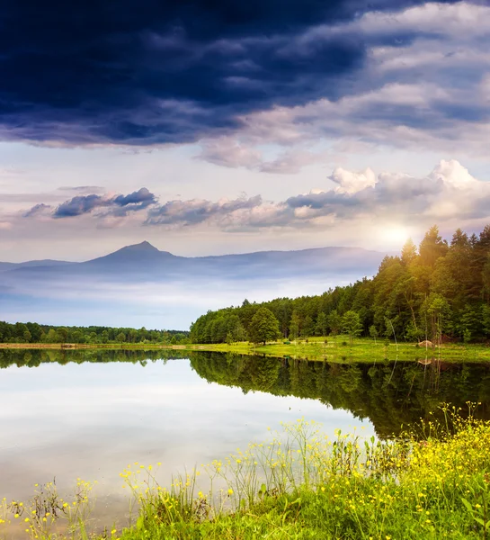 Lago — Fotografia de Stock