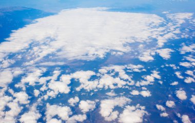 Mavi gökyüzü bulutları