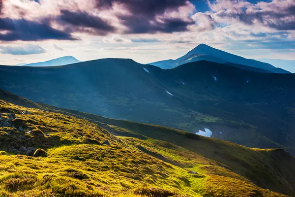 Fjelllandskap – stockfoto