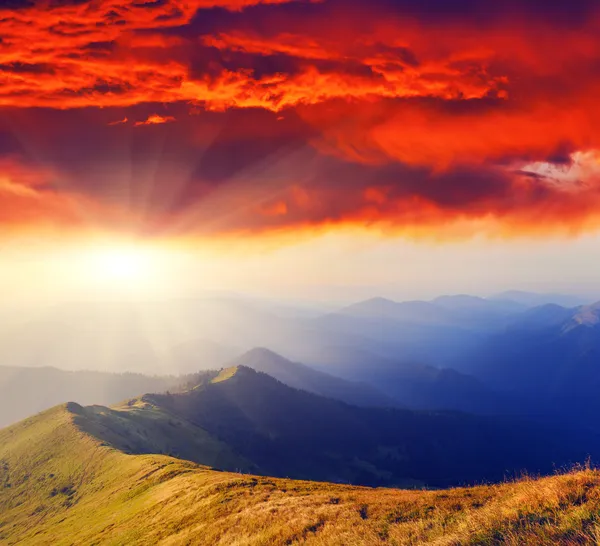 Sunset in the mountains landscape. — Stock Photo, Image