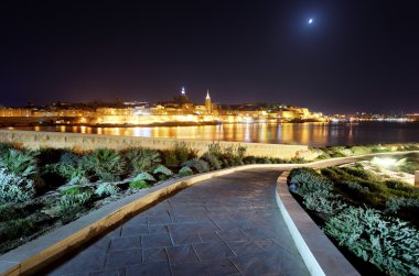 vista nocturna de la Valeta