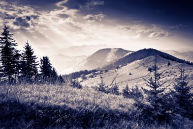 Dağlarda gün batımı