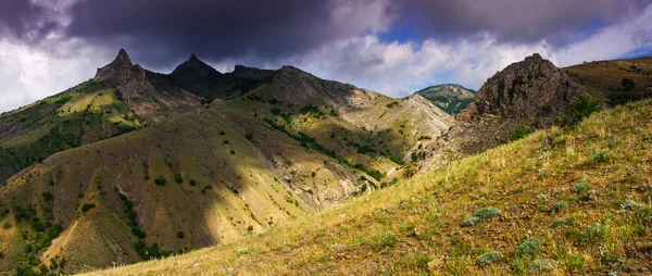 Закат в горах — стоковое фото