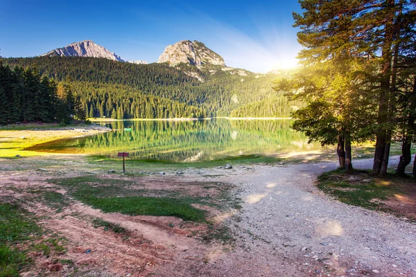 Černé jezero v národním parku durmitor — Stock fotografie