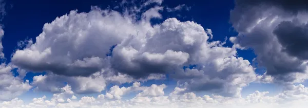 Fluffy clouds — Stock Photo, Image