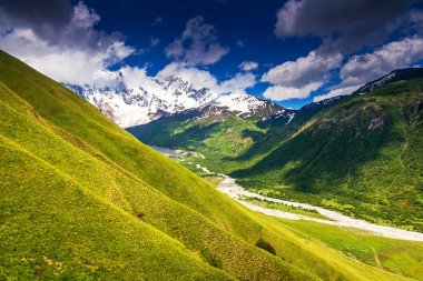 Alp tepeler ve dağlar Alpleri'nde