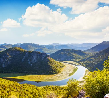 Dağ nehri