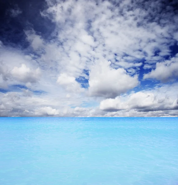 Turquoise ocean — Stock Photo, Image