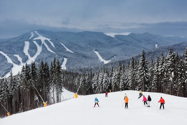 Mountain landscape with skiing slope — Stock Photo, Image