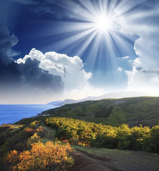 Mare e cielo azzurro — Foto Stock